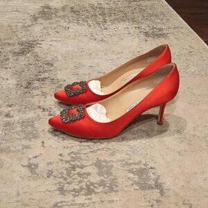 Manolo Blahnik Hangisi Pumps